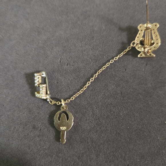 10k Gold Alpha Chi Omega Jeweled Member Badge, Chapter Guard, And Dangle - Picture 5 of 6